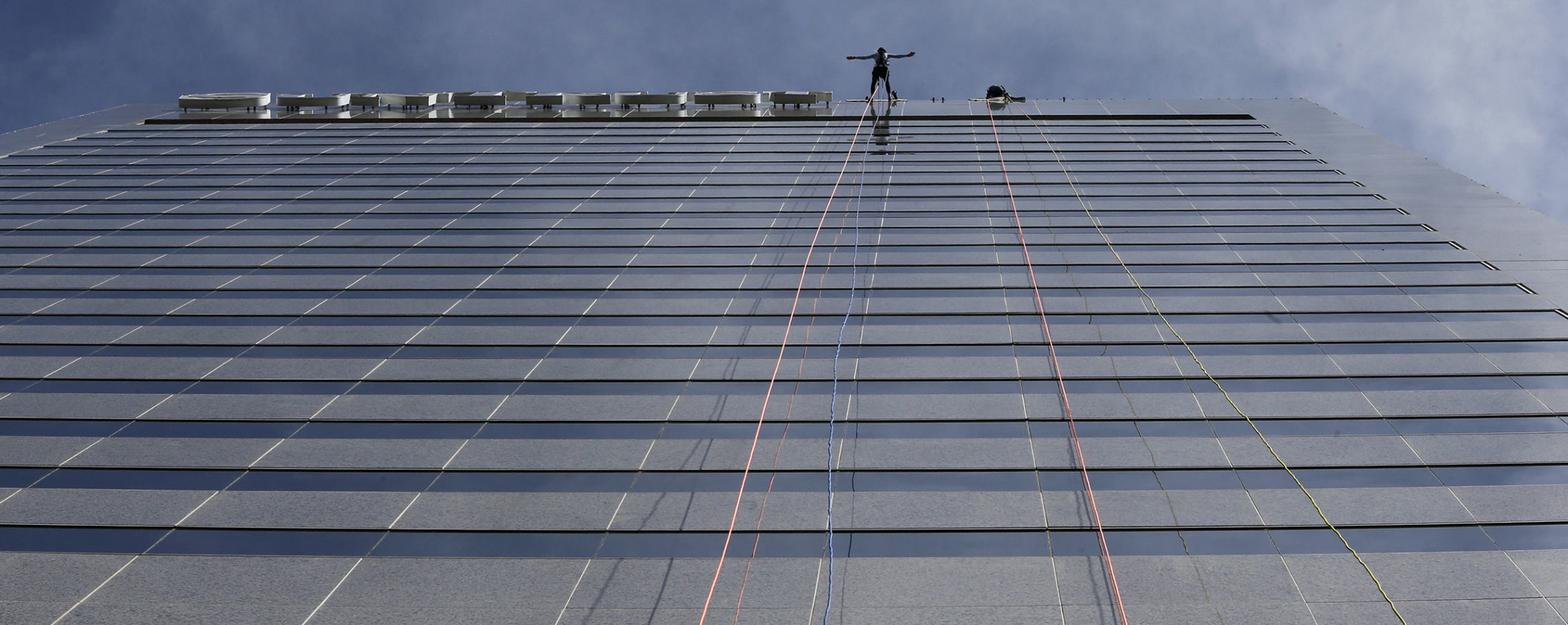 SunTrust Plaza -- 400 feet